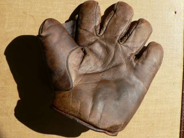 A J Reach Full Web 2 Front Reach Baseball Glove Collector Gallery 